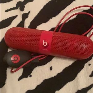 Beats pill red
